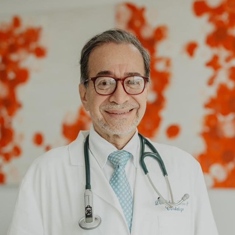 Dr. Roberto Lecaro, cardiólogo